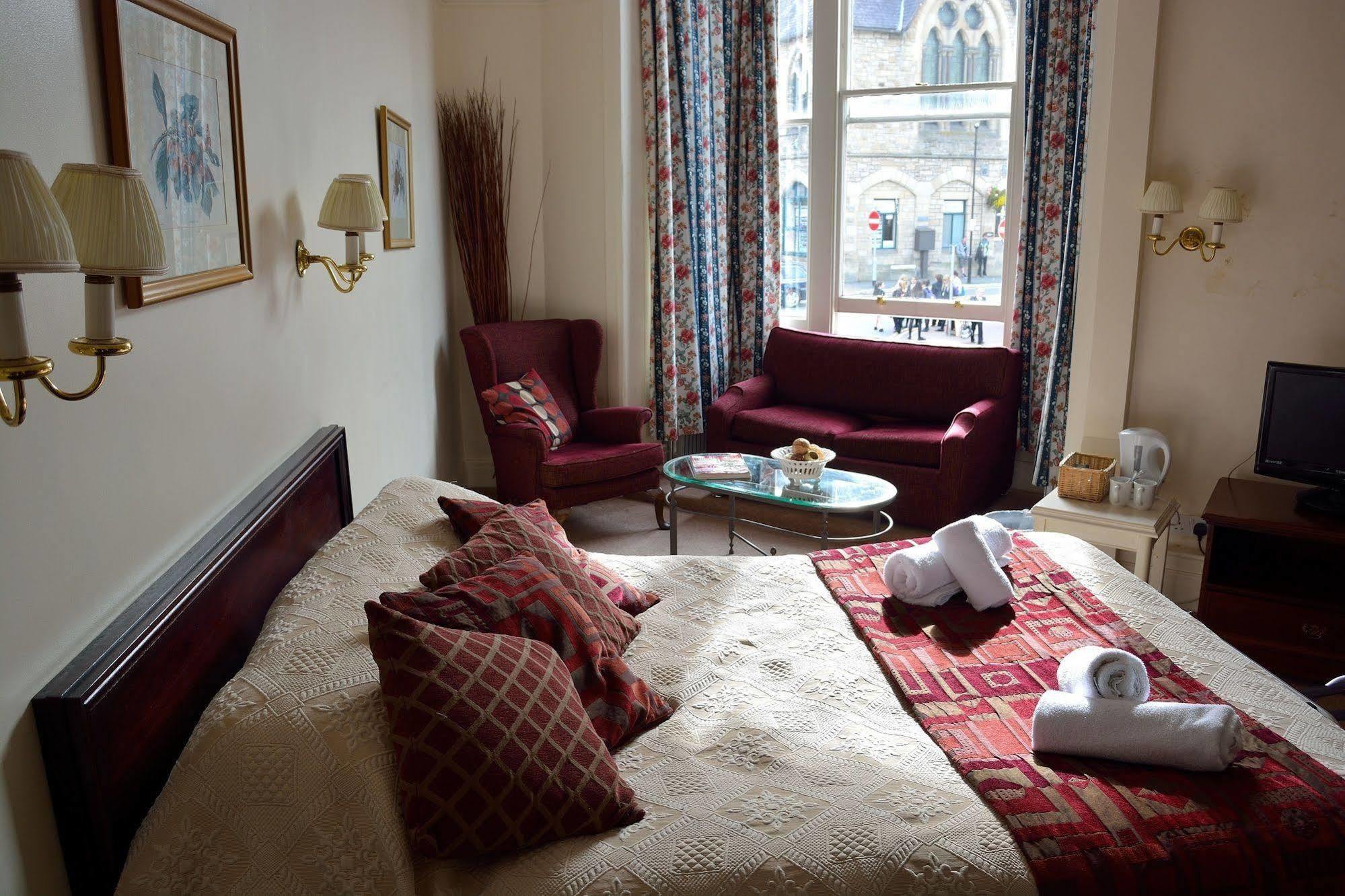 The Royal Hotel Ланголен Екстериор снимка