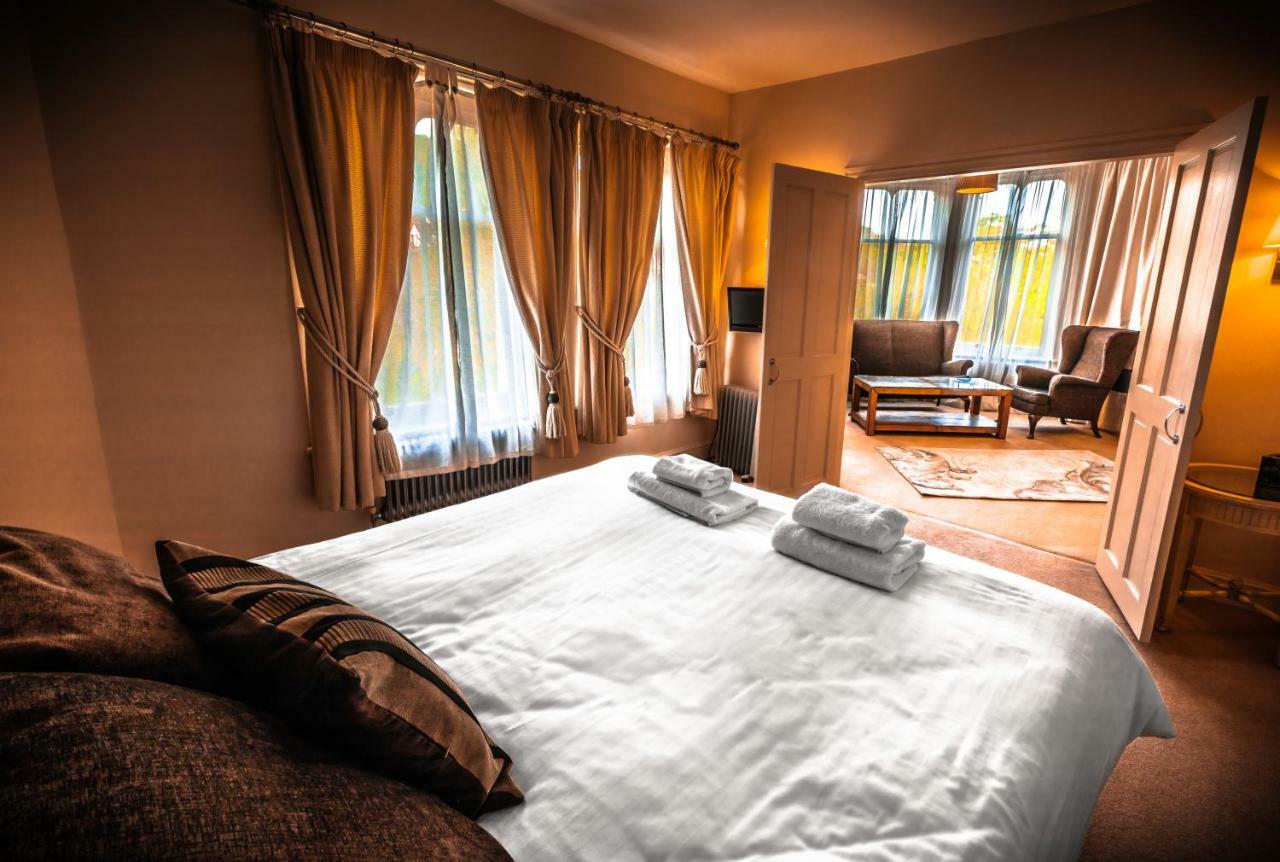 The Royal Hotel Ланголен Екстериор снимка